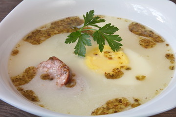 żurek z kiełbasą i jajkiem © robert6666