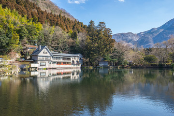 Fototapeta premium View of Lake Kinrin-ko in Yufuin, Oita, Japan