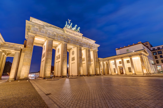 Night view of the famous Brandenburg Gate in Berlin, Germany