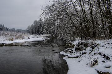 Dunajec w zimowej szacie 