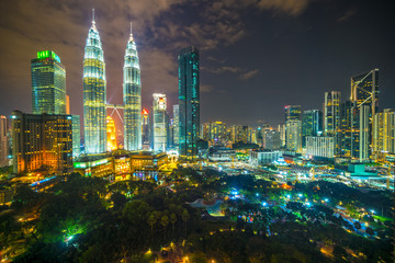 Fototapeta na wymiar Kuala Lumpur, Malaysia.Twin Towers and KLCC Park.