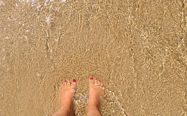 Feet on the shore 