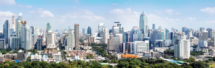 Foto auf Leinwand Hohes Gebäude und Turm in Bangkok Thailand, Panorama der Bürogebäude in der Innenstadt © ozoneanna