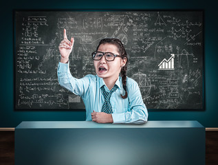Teacher explain math formulas