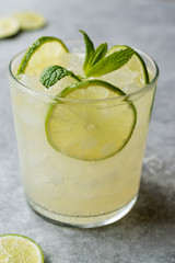 Fresh Lime Schorle Cocktail with Crush Ice.