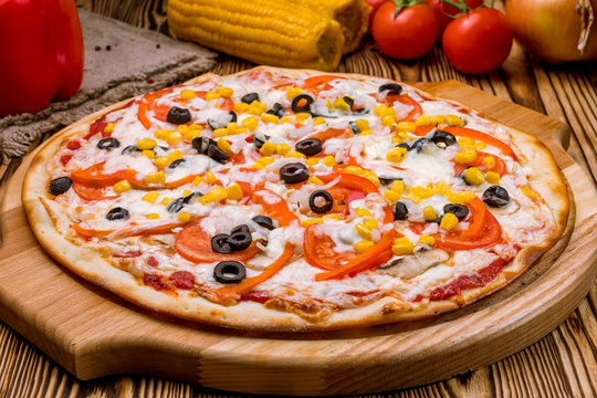 Pizza with vegetables vegetarian