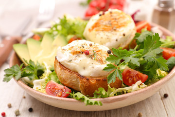 goat cheese salad