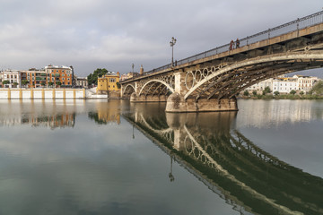 Fototapeta na wymiar Bridge and river, Puente de Isabel II,Sevilla,Spain.