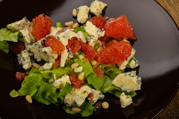 Grapefruit and blue cheese salad