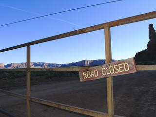 Road Closed sign in Monument Valley on Utah and Arizona border 