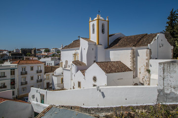 Altstadt und Sehenswürdigkeiten von Tavira, Algarve, Portugal