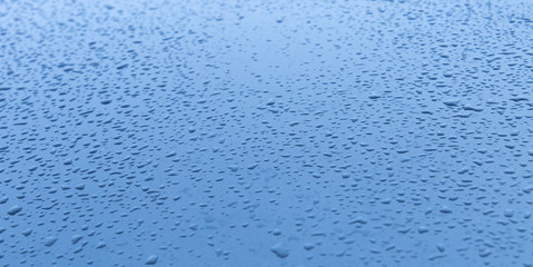 Wassertropfen auf Oberfläche zur individuellen Verwendung © Jamrooferpix