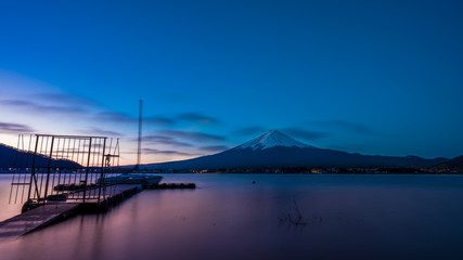 Obraz premium Fuji Mountain View From Boat Pier