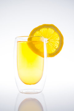 Gr&uuml;ner Tee mit Zintrone