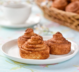 Homemade cinnamon buns cakes on a table