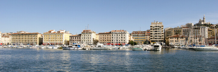 Fototapeta na wymiar Old harbor in Marseille France. 