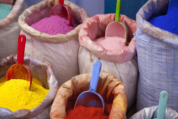 Color pigments