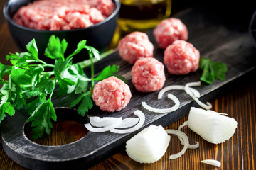 Raw meatballs