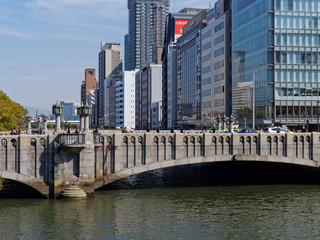 Obraz premium Osaka Nakanoshima Yodoyabashi i rzeka Tosabori