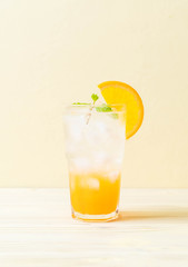 orange juice with soda