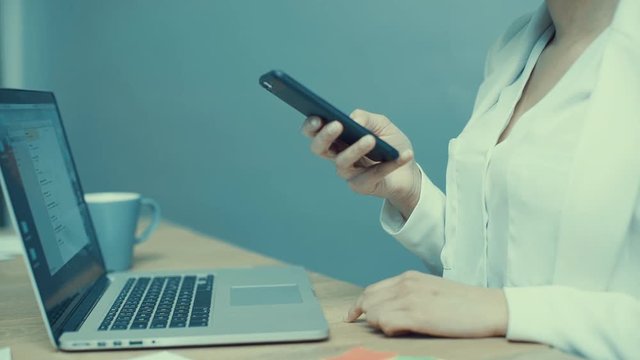 office, person, manage, game, domino, prevent, problem, woman, strategy, stop, risk, continuity, row, block, businesswoman, black, business, action, motion, one, people, reaction, desk, entrepreneursh