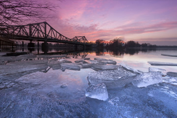 Fototapeta premium Epoka lodowcowa na moście Glienicker