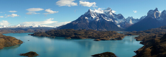 View from Mirador Pehoe towards the Mountains in Torres del Paine, Patagonia, Chile. - obrazy, fototapety, plakaty