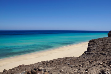Fuerteventura: crystal clear water and panoramic view of Jandia beach