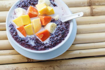 porridge made of black rice