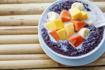 porridge made of black rice