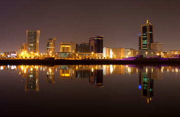 Fototapeta na wymiar Bahrain skyline during night