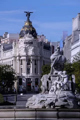 Outdoor-Kissen View of the Cibeles fountain and the metropolis building in Madrid, Spain © fresnel6