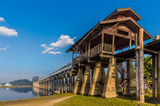 U Bein Bridge Taungthaman Lake Amarapura  Mandalay state Myanmar (Burma)