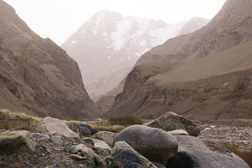 Fototapeta na wymiar high mountain pass in Tibet mountain landscape