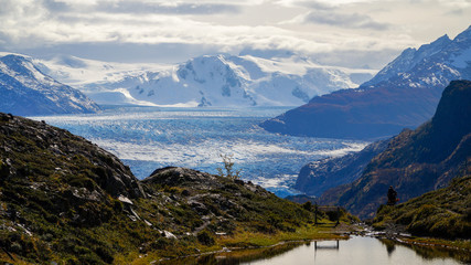 Obraz premium Grey Glacier in the Southern Patagonian Ice Field on the Torres del Paine hike in Chile.