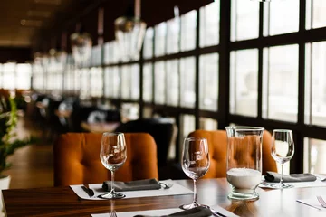 Keuken spatwand met foto Empty glasses set in restaurant © Angelov