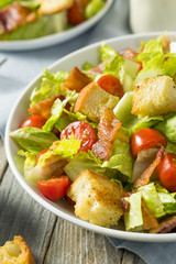 Healthy BLT Salad with Croutons