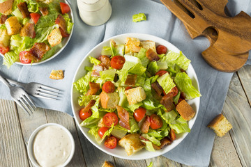 Healthy BLT Salad with Croutons