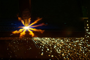 Gas cutting of carbon steel with acetylene and oxygen