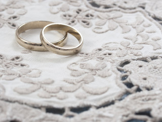 Obraz na płótnie Canvas love concect, wedding rings