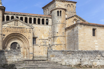 Fototapeta na wymiar Collegiate church, Colegiata of Santa Juliana, romanesque style in the touristic village of Santillana del Mar, province Santander, Cantabria, Spain.