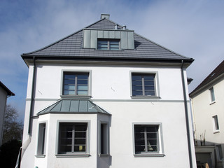 Sanierter Altbau: Mehrfamilienhaus, Deutschland, NRW