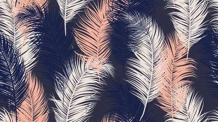 Tapeten Nahtloses Muster, tropische Palmblätter auf dunkelviolettem Hintergrund, blauer Ton © momosama