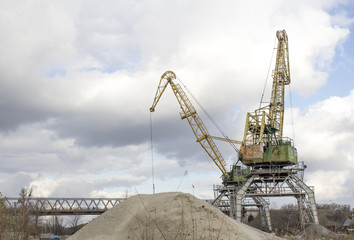 Gantry crane with a gripper, lifting crane.