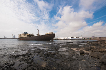 Fototapeta premium Shipwreck in Lanzarote, Canary islands, Spain.