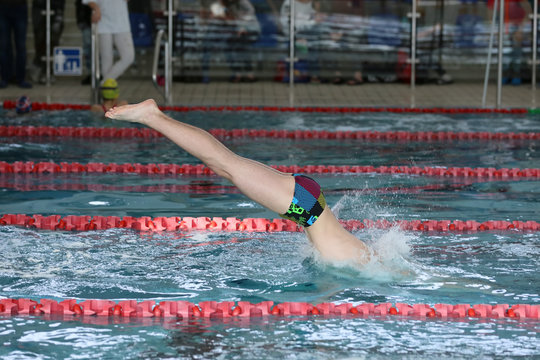 Swimming competition in high school, for young athletes 
