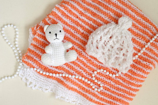 Children's hooked hat handmade. Accessories and details for the newborn photo shoot. White Bear cute organic cotton as decoration