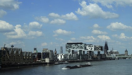 Naklejka premium Cologne, Rhine and skyline