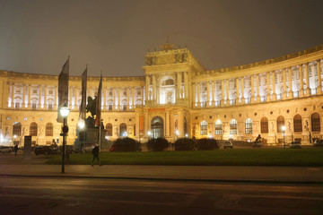 Fototapeta premium Hofburg Palace in Vienna Austria mist night