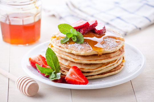 Pancakes With Honey And Strawberries
